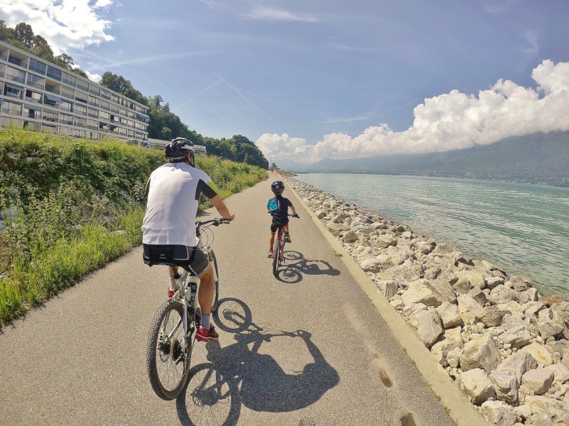 Balade familiale a velo au Lac du Bourget